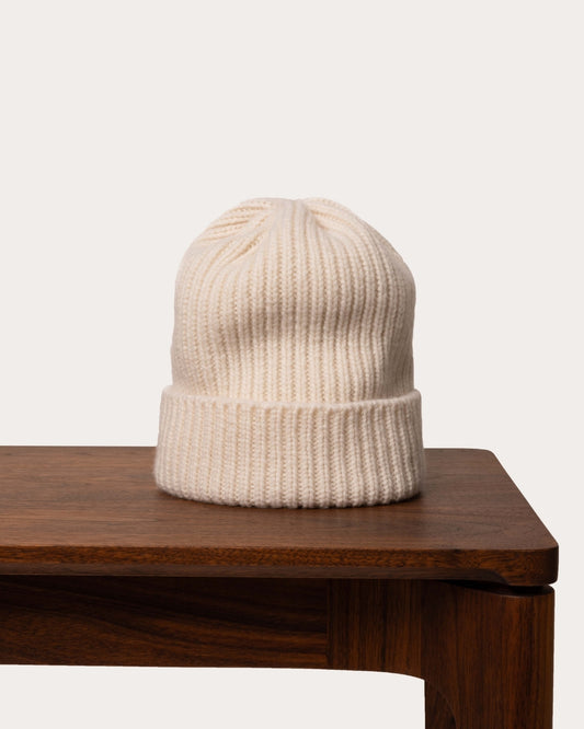 Ribbed Knit Cashmere Beanie - Ecru